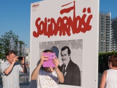 Jak komuniści podzielili się na solidarnościowców i jaruzelczyków