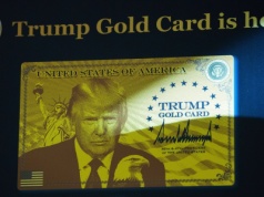 Donald Trump uruchamia nowy program wizowy. "Złota karta" kosztuje fortunę
