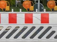 Nowe prace drogowe mogą spowolnić ruch. Służby apelują o ostrożność