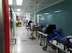 Kryzys w szpitalach: 500 osób czeka na miejsce w placówce opiekuńczej