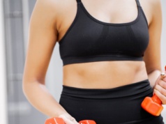 Te 3 ruchy robią najwięcej dla ramion. Idealne przed wielkim wyjściem