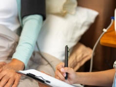 Chora służba zdrowia w Wielkiej Brytanii. "Jest w spirali spadkowej"