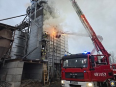 Pożar suszarni do ziarna w Zdunach