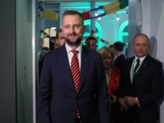 "Normalsi" albo "oszołomy" od Brauna. Kosiniak-Kamysz kreśli wizję na 2027 r.