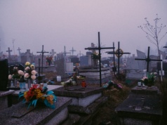 Zakład pogrzebowy chwalił się "niedoścignioną jakością od 26 lat". Żywym się to nie spodobało