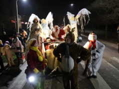 Był Mikołaj, renifer, bałwanek, anioły i diabełek. Przez Świdnik przeszła Świąteczna Parada