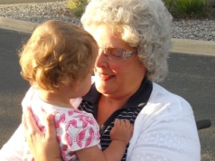 Babcia faworyzuje dzieci. "Córkom kupuje wszystko, a syna nie widzi, nie popilnuje"