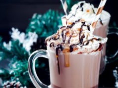 Wlewam kapkę do świątecznej kawy lub gorącej czekolady. Od samego zapachu można się rozpłynąć