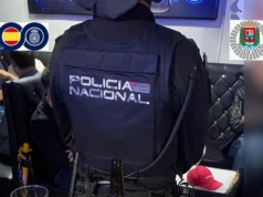 Policyjny nalot na lokal w Las Palmas. 23 osoby z narkotykami, jedna zatrzymana