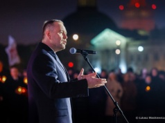 Miał mówić o historii. Nawrocki nie wytrzymał. "Postkomuniści z marginalnym poparciem"