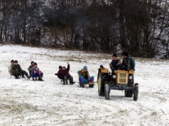 Mieszkałam na wsi. O świątecznych wyjazdach czy feriach w górach mogłam zapomnieć. "Trzeba doić krowy"