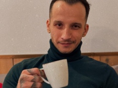 Ile biletów sprzedał Akash? Raper pije „kawkę zwycięstwa”