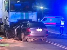 Czołówka osobówki z ciężarówką, trwa reanimacja! Zablokowana droga krajowa DK75 w Nowym Sączu