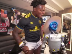 Nie wytrzymał i pobił robota. Ciemnoskóry influencer dostał pozew