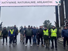 Policjanci i mieszkańcy Przemyśla pokonali 36 km dla chorej Moniki