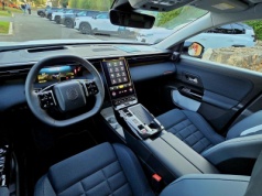 Francuzi w drodze. Jak naprawdę poruszają się na co dzień – i dlaczego samochód spalinowy wciąż wygrywa