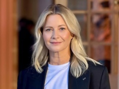 Zapomnij o wide leg. "Folded jeans" Kożuchowskiej to najmodniejsze spodnie sezonu