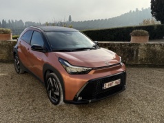 Wciskałem się na centymetry i nie zużywałem paliwa. Toyota Aygo X Hybrid pali pół kropli