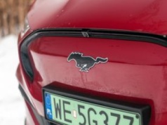 Więcej hybryd, mniej elektryków. Ford ogłasza plan na 2030
