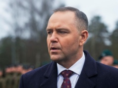 Wstyd na cały świat po ataku kiboli. Tak nazwali Polskę i Nawrockiego