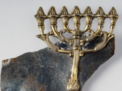 Muzeum w Łodzi pokazało odrestaurowane judaica odkryte podczas rewitalizacji kamienicy