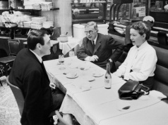 5 tematów do rozmowy, które wybierają osoby inteligentne. Small talk nie jest ich ulubionym zajęciem