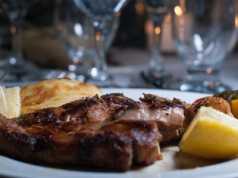 Mięso w piątek – w święta Bożego Narodzenia? Biskupi podejmują konkretne decyzje