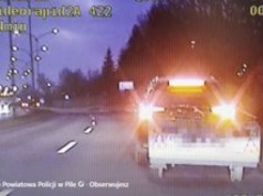 "Tańcząca" przyczepka na drodze. Policjanci nie wierzyli własnym oczom