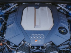 Silniki spalinowe po 2035 r.  oficjalnie uratowane. Bruksela odpuszcza