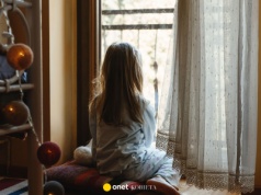 Matka zostawiła dzieci same w domu. Grozi jej do pięciu lat więzienia