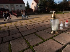 Tragedia w Jeleniej Górze. 11-latka zamordowana nożem przez koleżankę