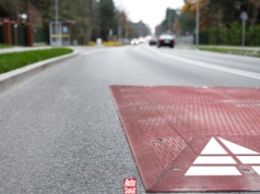 Progi zwalniające. Można je omijać? Jak bezpiecznie przez nie przejeżdżać?