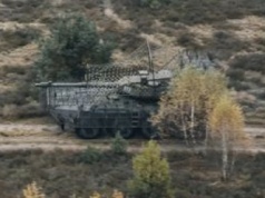 Włoskie "czołgi na kołach" pod Kupiańskiem. Zostały ulepszone