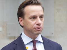 Krzysztof Bosak krytykuje Jarosława Kaczyńskiego. "Symboliczne nadskakiwanie ambasadorom"