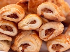 Chrupiące paszteciki w cieście francuskim. Jeden błąd może sprawić, że nie wyrosną