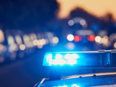 Płacz rozmówczyni, informacja o spowodowaniu wypadku i próba wyłudzenia 180 tysięcy złotych