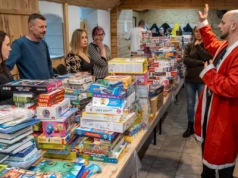 Z Nowej Cerkwi do Bydgoszczy. Strażacy kończą pakowanie świątecznych paczek