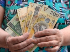 Pracowała na emeryturze. ZUS domaga się prawie 100 tys. zł. Pomniejszył też świadczenie