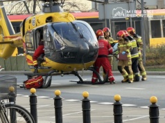 Rowerzysta wjechał na czerwonym świetle. Został potrącony przez dostawczaka. Na miejscu lądował śmigłowiec LPR