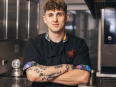 Ostre Sztosy, czyli świdnicki ogień, który robi się z pasji. Historia Jędrzeja Lewandowskiego, który podbił podniebienia klientów z całej Polski jest tego najlepszym dowodem