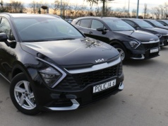 Nowe auta hybrydowe dla lubelskiej Policji