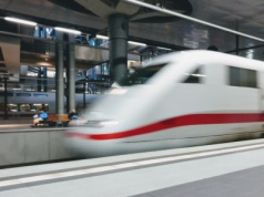 Najszybszy pociąg świata bije rekordy, ale Europa wciąż ma asa w rękawie