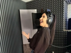 Sylwia Kossakowska odświeża hit „A wieczorem” zespołu Raider