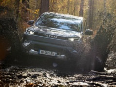 Całkiem nowa, na razie elektryczna, Toyota Hilux wyceniona