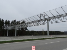 Wielkie kraty nad niektórymi polskimi drogami — do czego tak naprawdę służą?