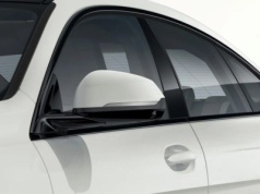 Nowy sedan BMW kosztuje mniej, niż bazowy Passat. Klienci już od rana w salonach