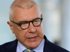 Giertych nie gryzł się w język ws. prezydenckiego ministra. "Ten burak, cham i prostak"