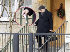 Jarosław Kaczyński czuję się u krewnego jak u siebie. Na uwagę zasługuje pewien szcz…