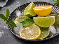 Łyżka białego proszku plus limonka i łazienka pachnie świeżo jak nigdy