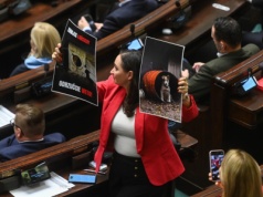 Te ataki mają odwracać uwagę od problemów Polaków